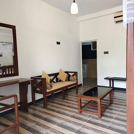 Queen'S Place Unawatuna Exterior foto